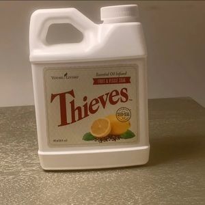 New/Sealed Young Living Essential Oils Thieves Fruit & Veggie Soak.